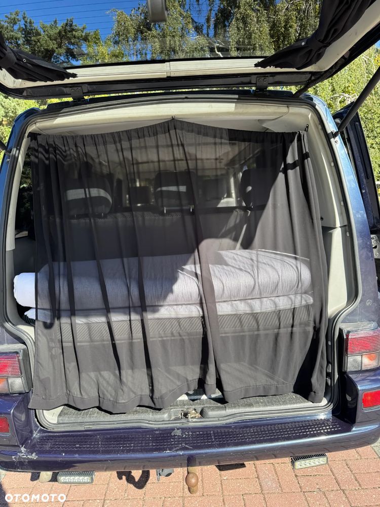 Volkswagen Multivan - 11