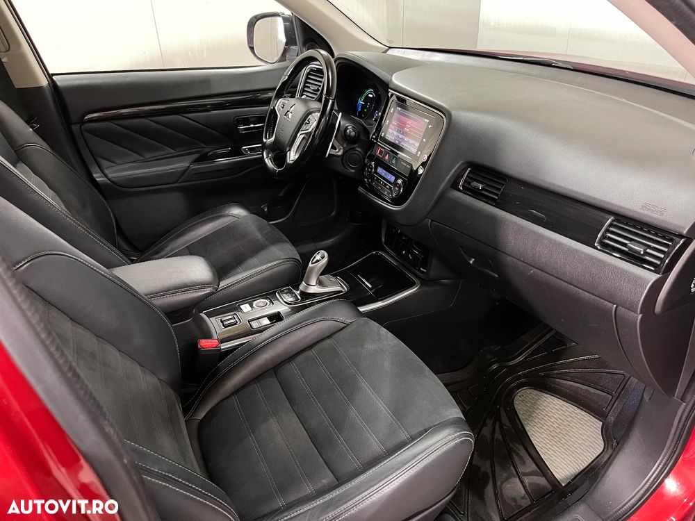 Mitsubishi Outlander 2.0 4WD Plus - 11