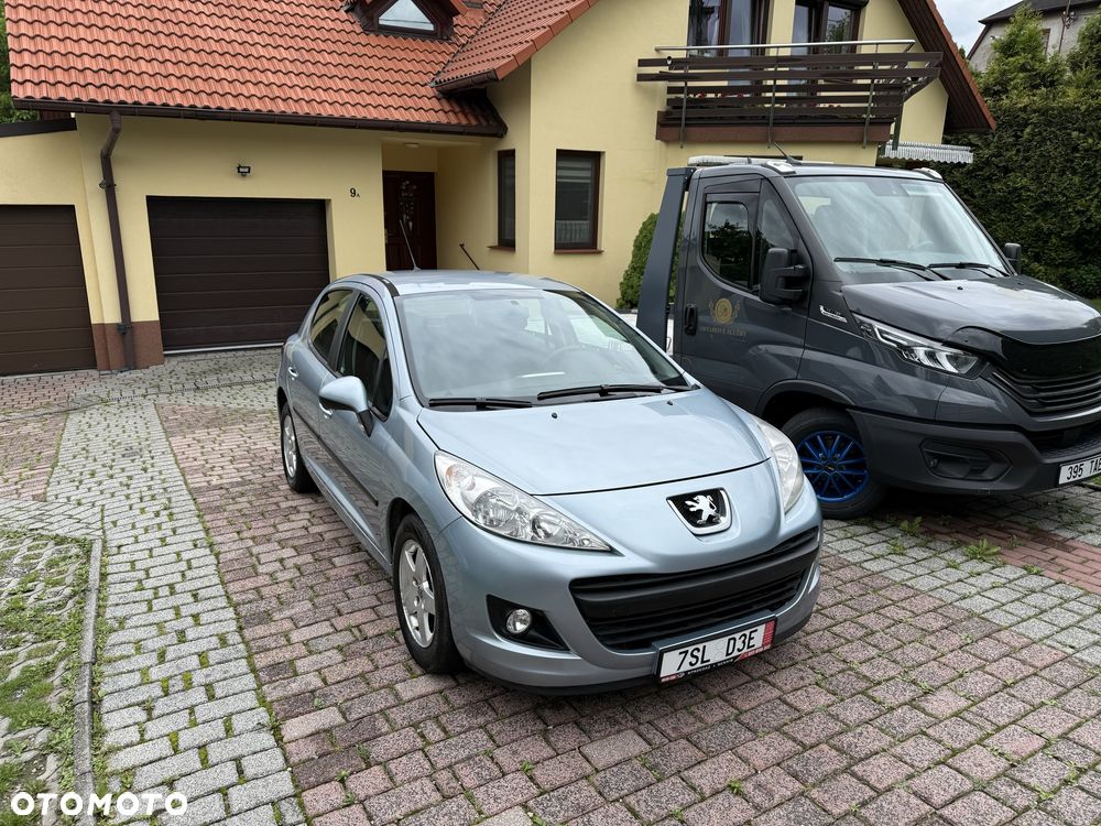 Peugeot 207 - 1