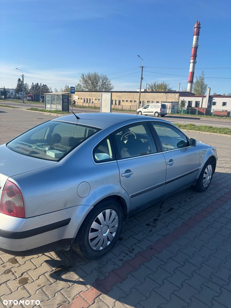 Volkswagen Passat 1.9 TDI Basis - 5