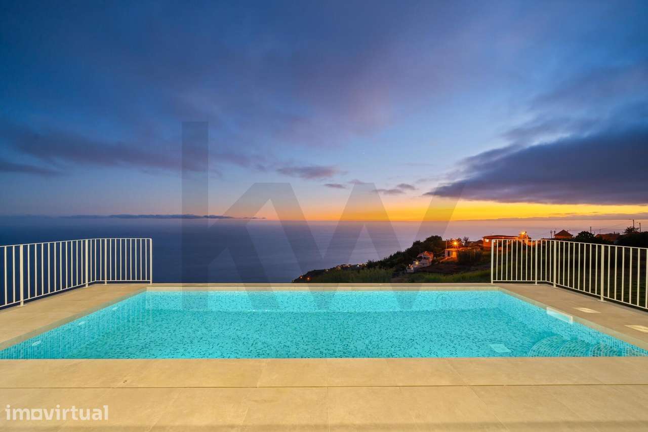 Moradia de Luxo no Arco da Calheta | 3 Quartos, 4 WCs, Piscina, Jacuzz - Grande imagem: 2/60