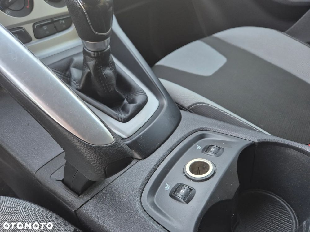Ford Focus 1.6 Trend Sport - 19