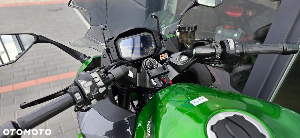 Kawasaki Ninja 1000 SX - 35
