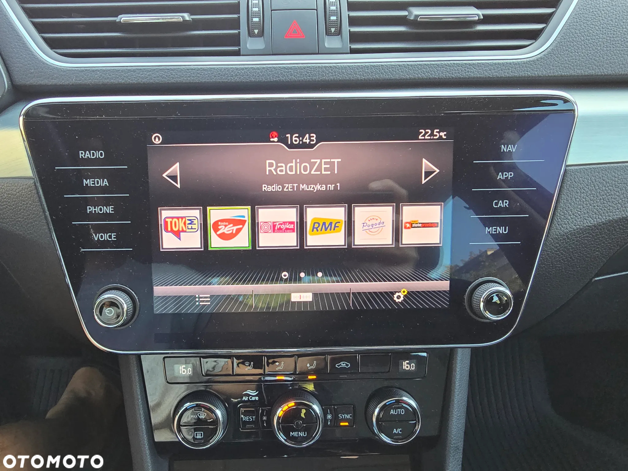 Skoda Superb 2.0 TDI Sportline DSG - 34