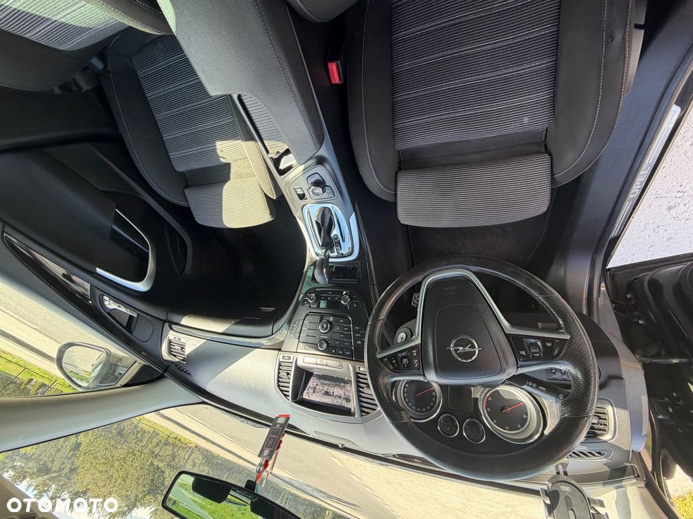 Opel Insignia - 16