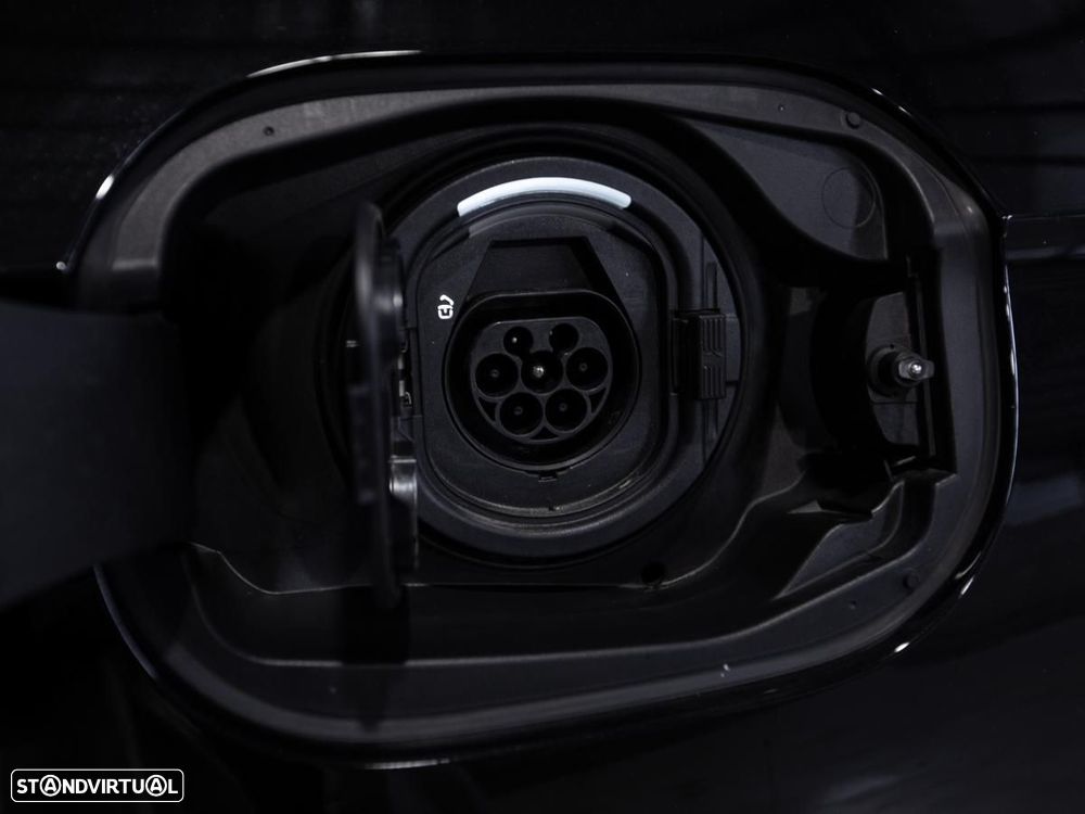 Mercedes-Benz E 300 de 4Matic 9G-TRONIC AMG Line - 14