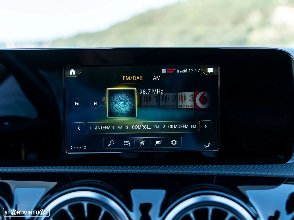 Mercedes-Benz CLA 250 - 36