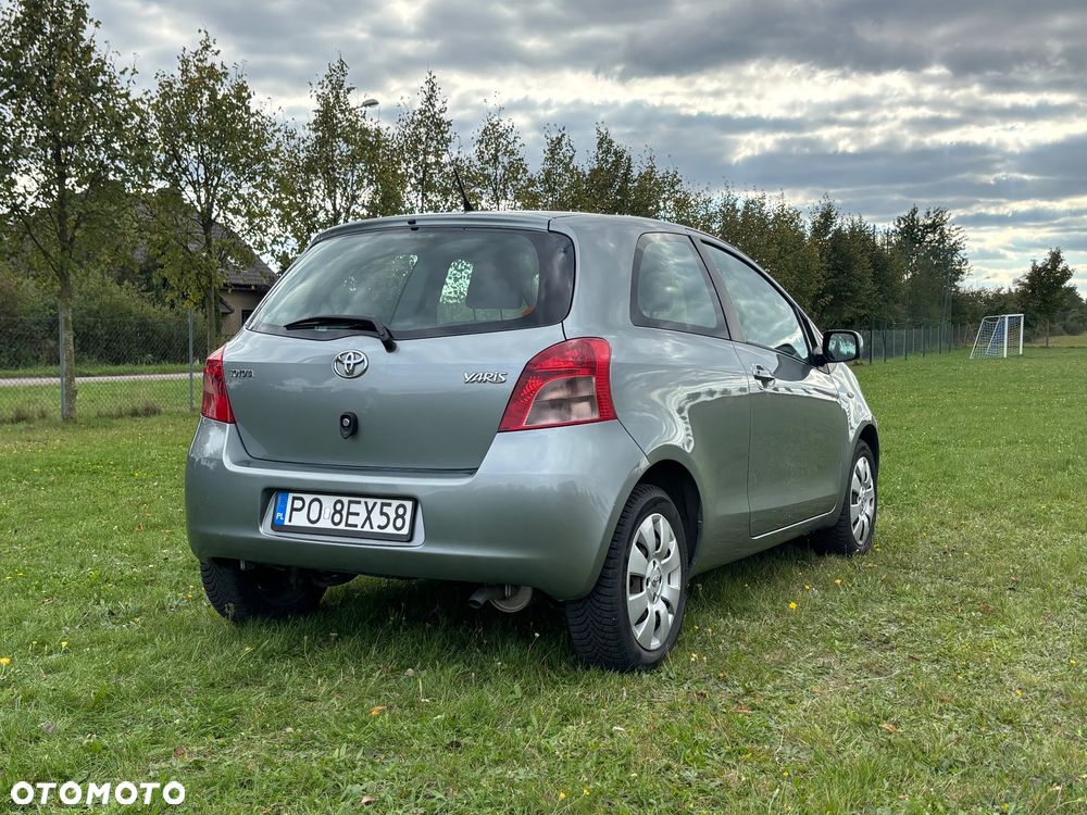 Toyota Yaris - 4