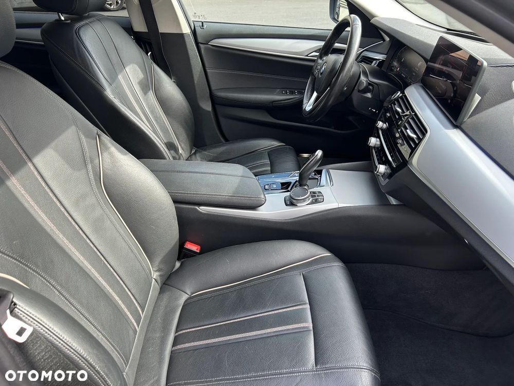 BMW Seria 5 520d Sport Line sport - 9