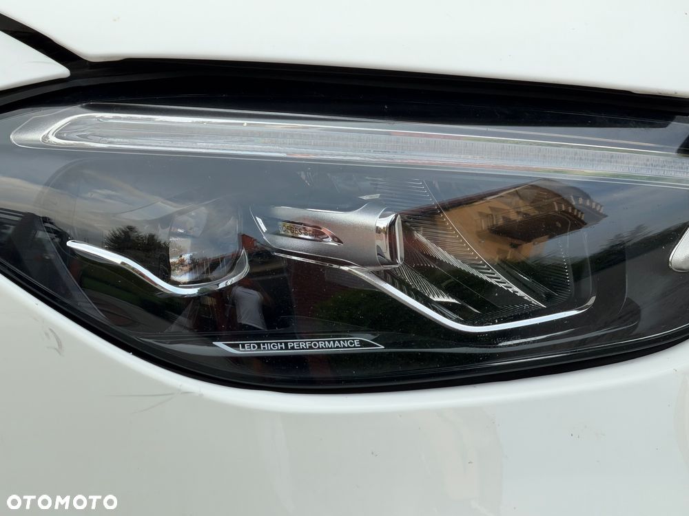Mercedes-Benz Klasa C 300 4Matic 9G-TRONIC AMG Line - 17