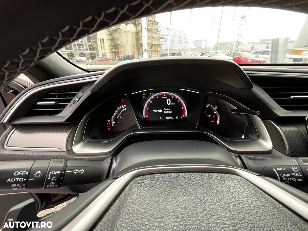 Honda Civic 1.5 i-VTEC Turbo CVT Sport - 10