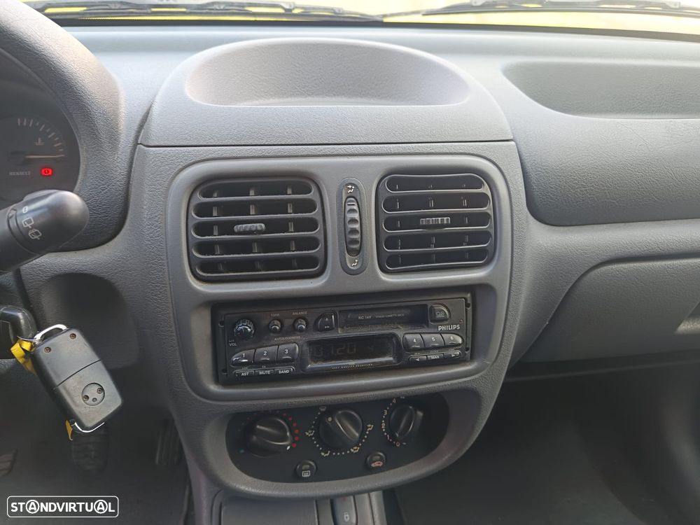 Renault Clio 1.9 D Van - 22