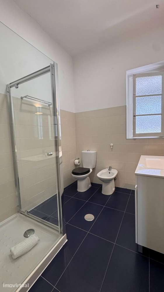 Quarto - localizado em Montes Claros Coimbra - Grande imagem: 5/16