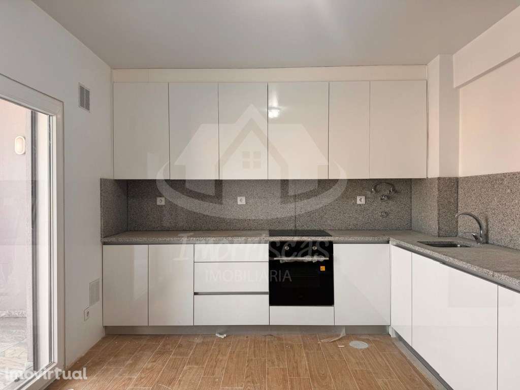 Moradia T5 situada na Portela da Azóia, Santa Iria de Azóia - Grande imagem: 2/30