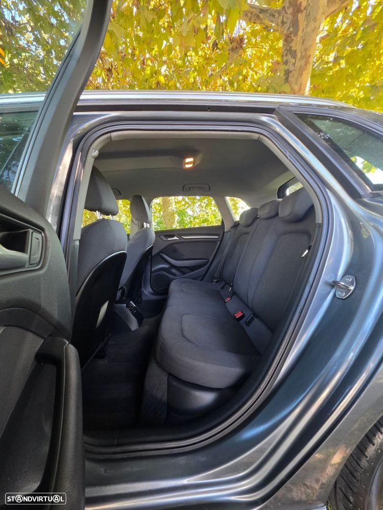 Audi A3 Sportback 1.6 TDI S-line - 12