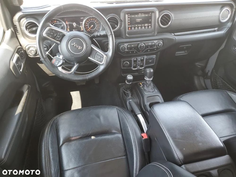 Jeep Wrangler - 8