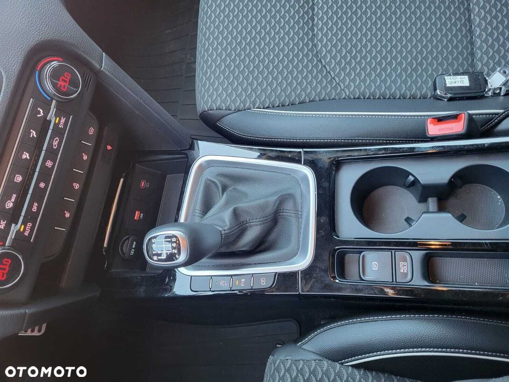 Kia Ceed - 27