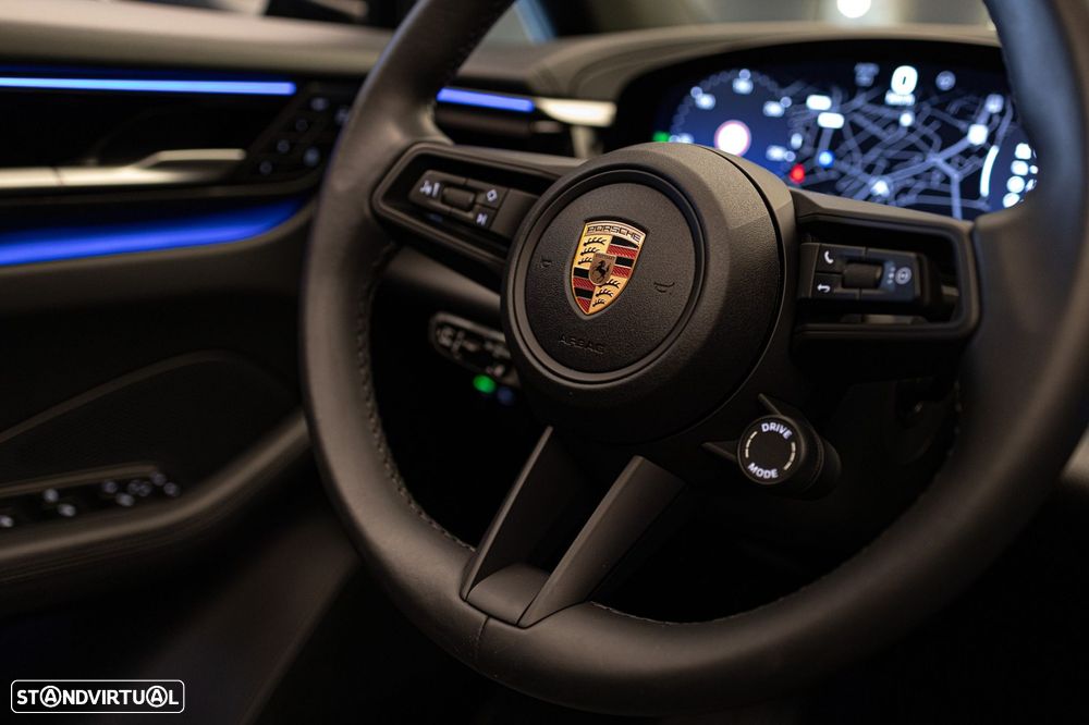 Porsche Macan Electric 4 - 25