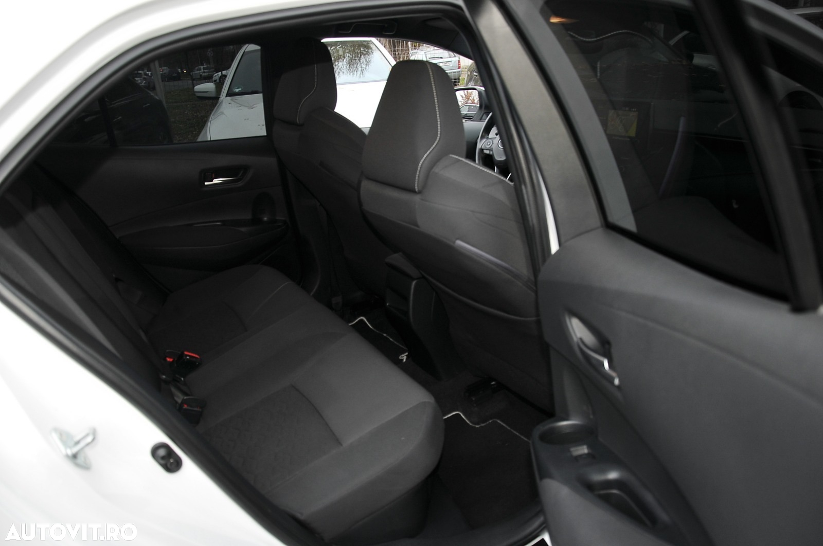 Toyota Corolla 1.8 Hybrid Comfort - 11