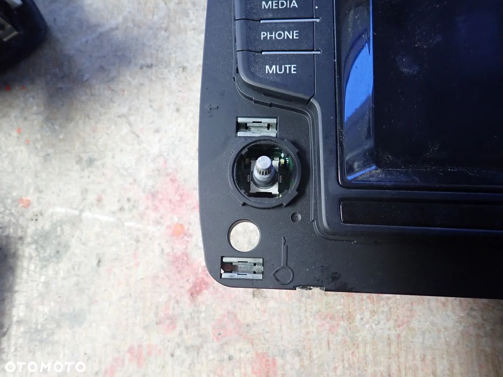 VOLKSWAGEN GOLF VII RADIO 5G0919605 - 2