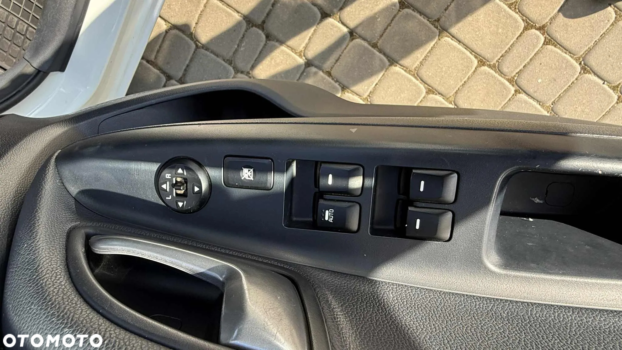 Kia Rio 1.2 L - 16