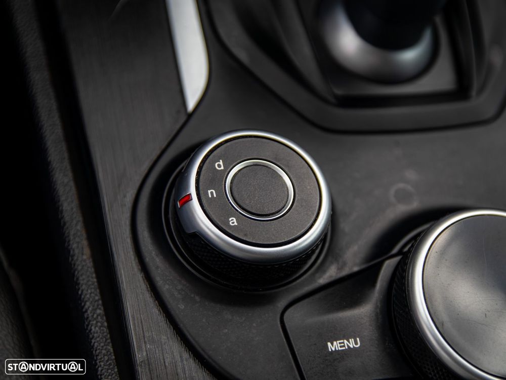 Alfa Romeo Stelvio 2.2 D Super AT8 - 32
