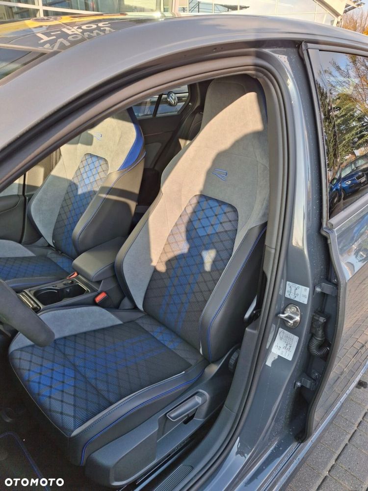 Volkswagen Golf - 13