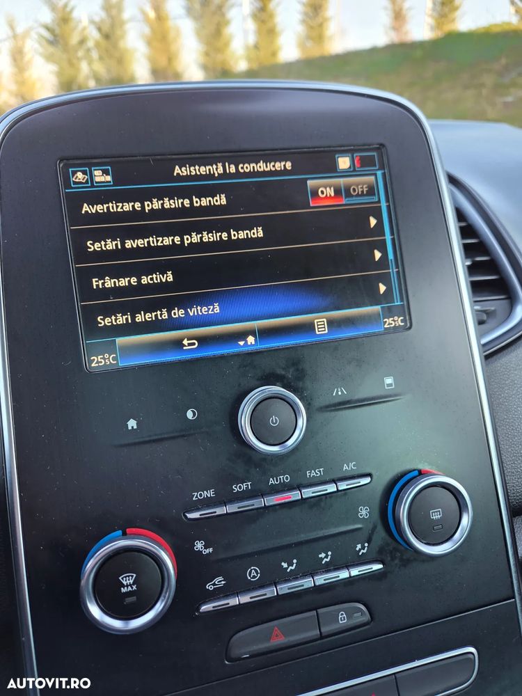 Renault Scenic BLUE dCi 120 BUSINESS EDITION - 23