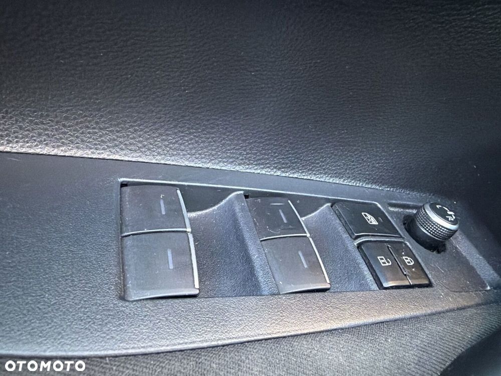 Toyota Corolla - 22