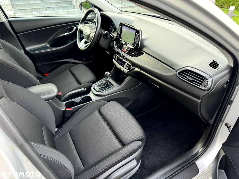 Hyundai i30 1.6 CRDI DCT YES - 8