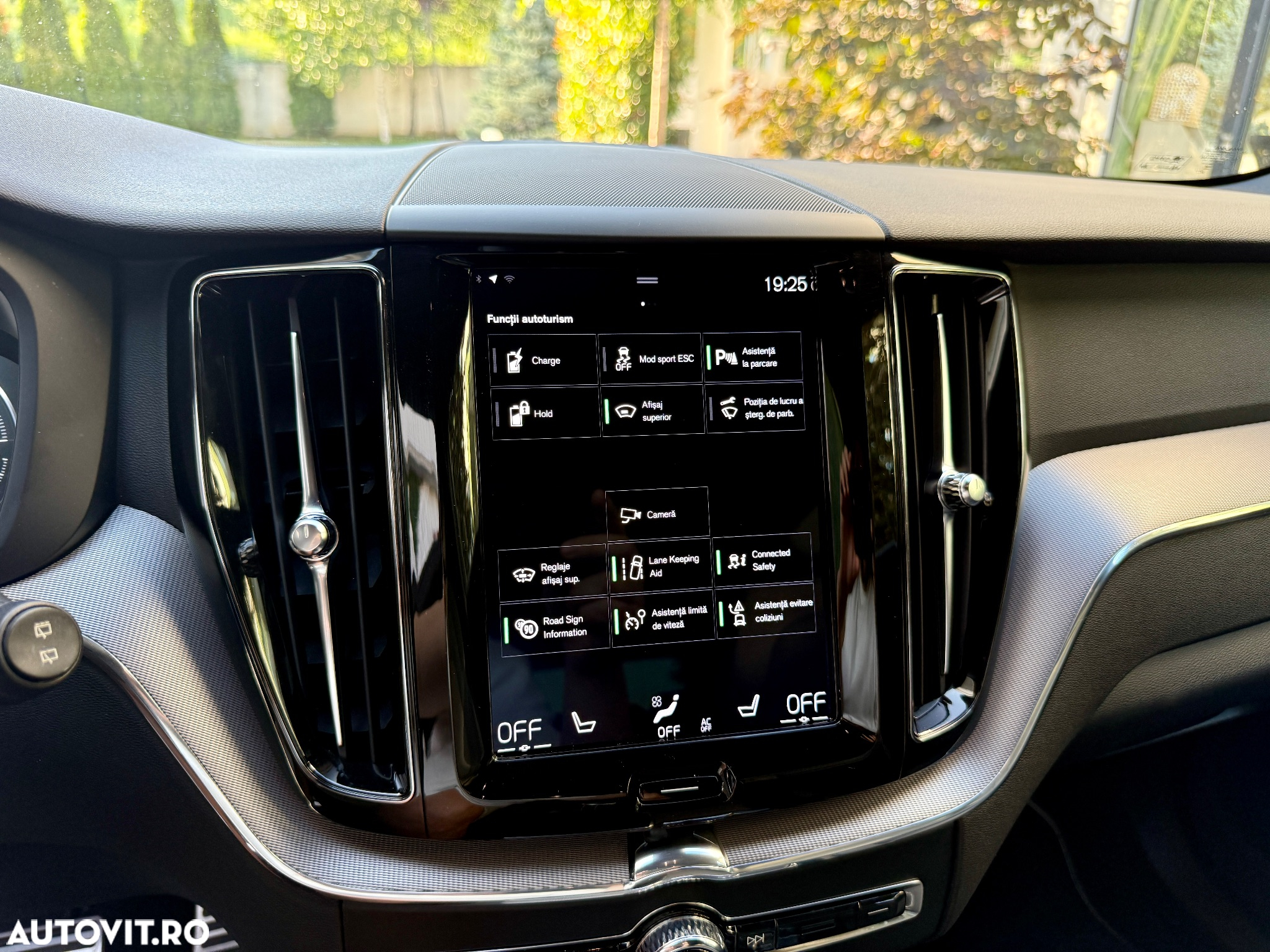 Volvo XC 60 Recharge T8 Twin Engine eAWD R-Design - 35