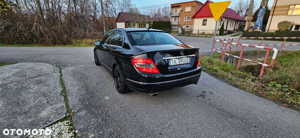 Mercedes-Benz Klasa C 350 CDI DPF 4Matic 7G-TRONIC BlueEFFICIENCY Avantgarde - 4