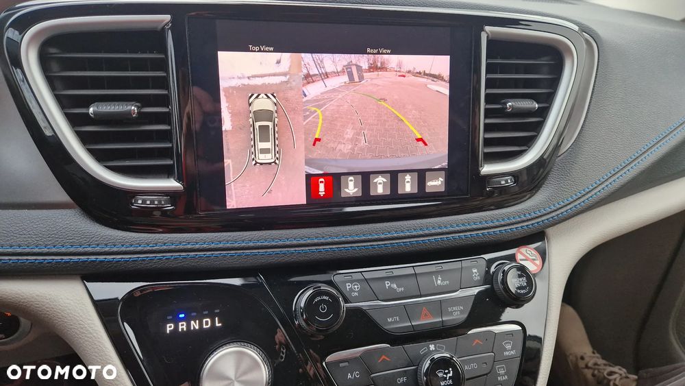 Chrysler Pacifica - 9