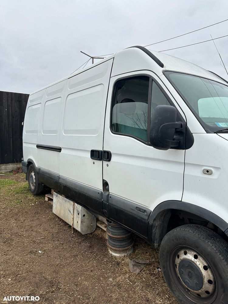 Dezmembrez Renault Master - 2