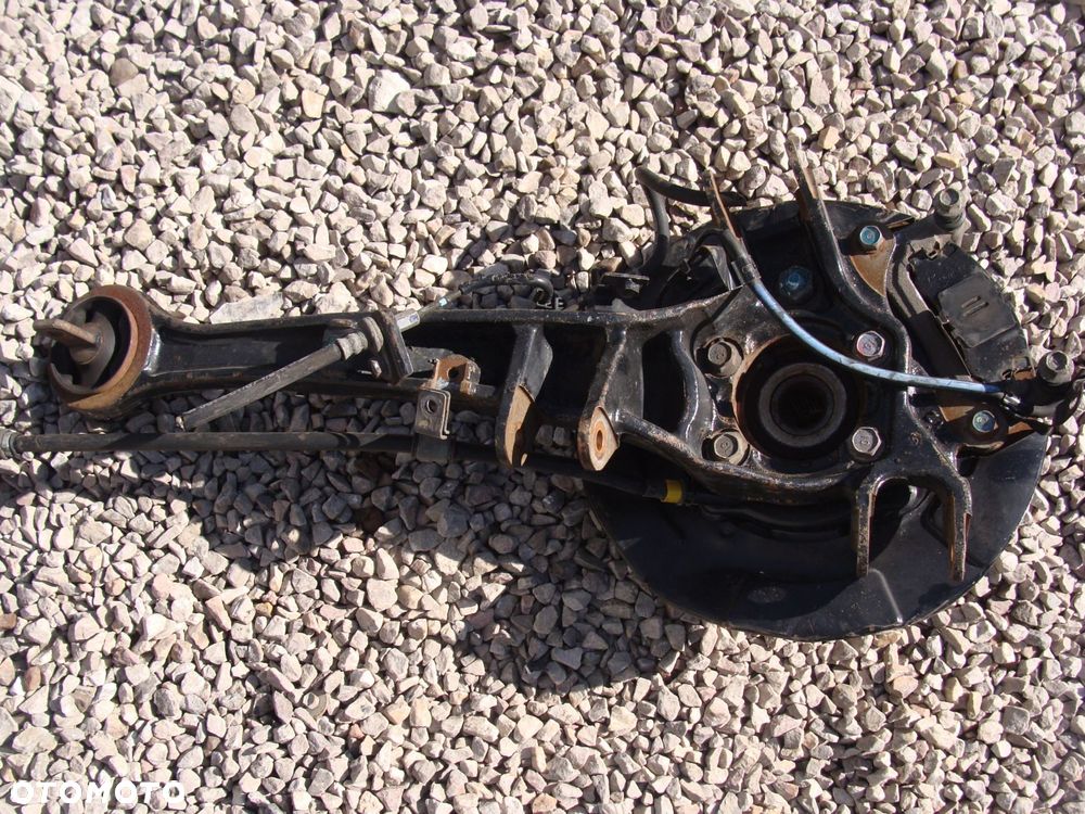 wahacz tył piasta prawy outlander c-crosser 4007 - 2