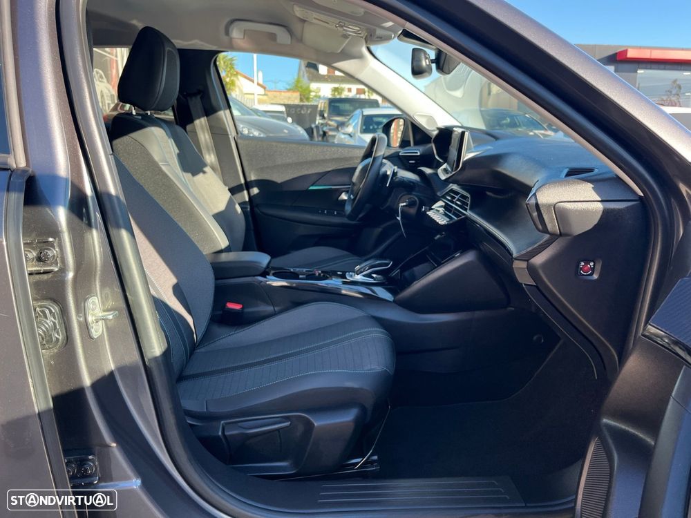 Peugeot 2008 1.5 BlueHDi Allure EAT8 - 51