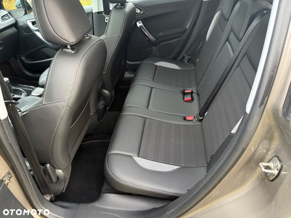 Peugeot 2008 82 e-VTI ETG5 Allure - 15