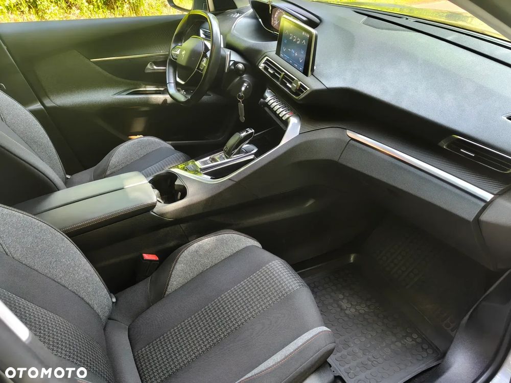 Peugeot 5008 - 30