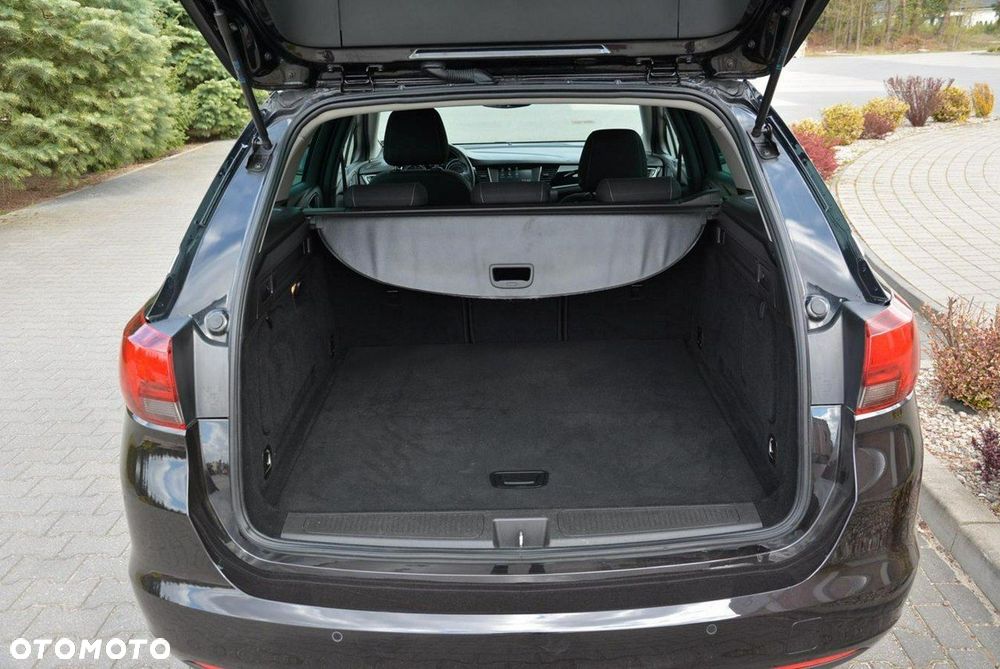 Opel Astra 1.4 T Dynamic - 36