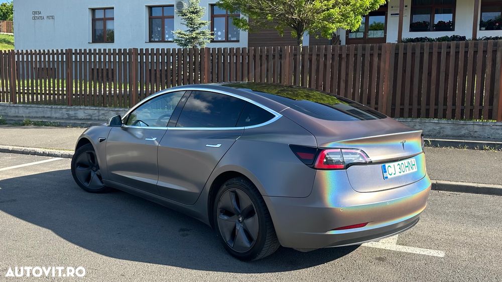 Tesla Model 3 - 6