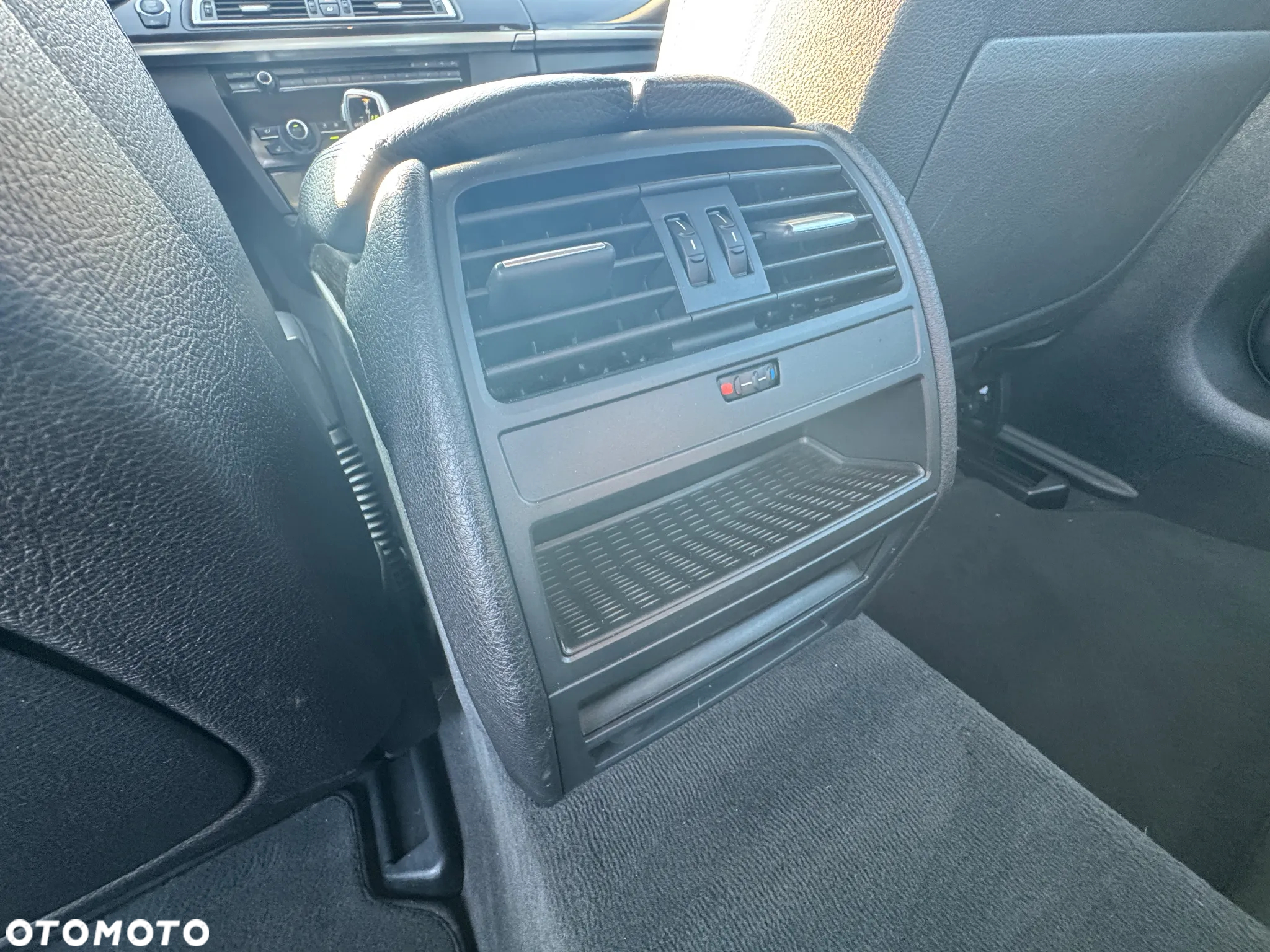 BMW Seria 7 740i - 17