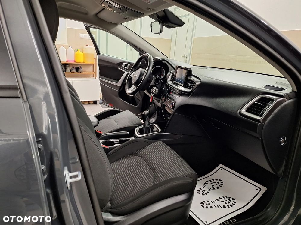 Kia Ceed 1.4 CVVT Dream Team Edition - 27