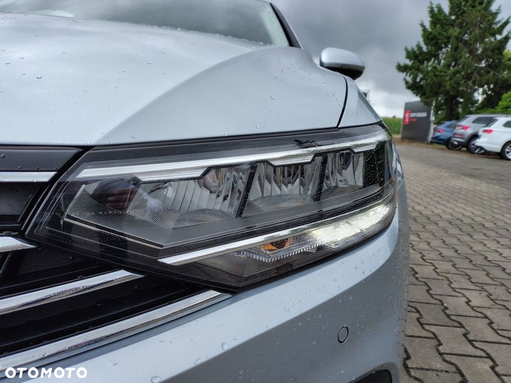Volkswagen Passat - 10