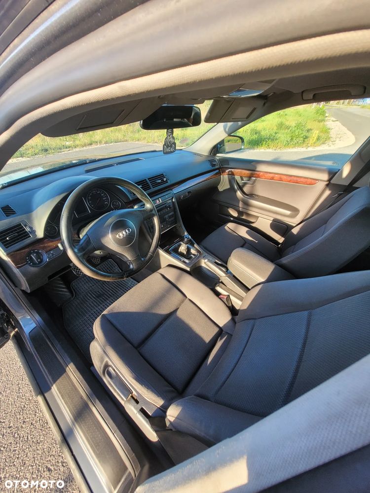 Audi A4 Limousine - 10