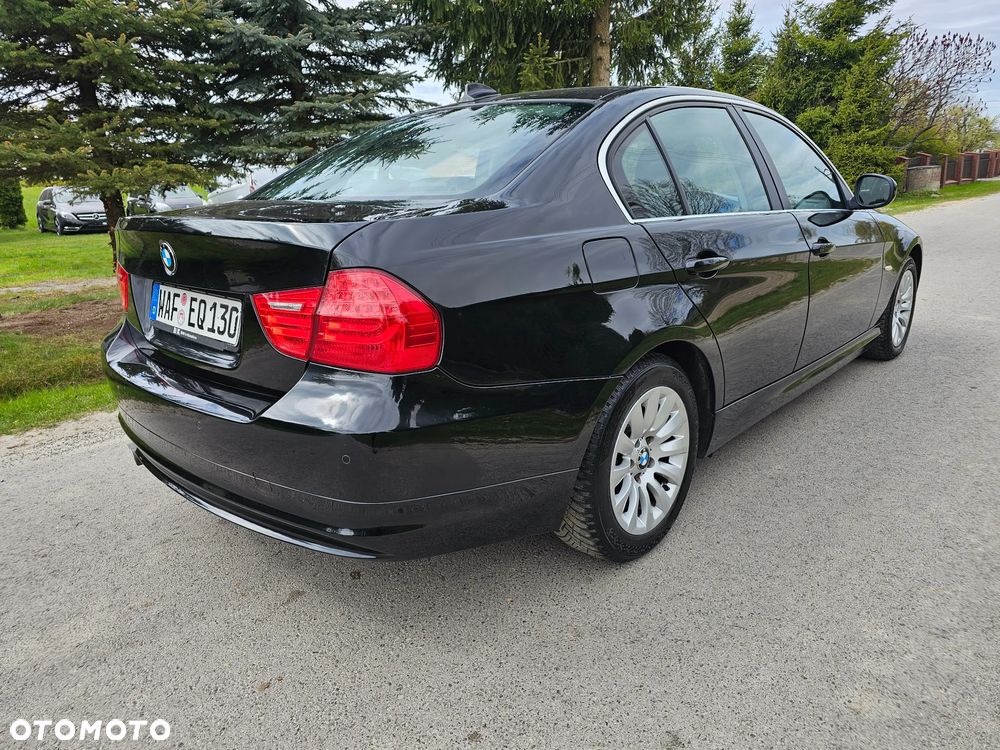 BMW Seria 3 320d DPF Edition Sport - 3