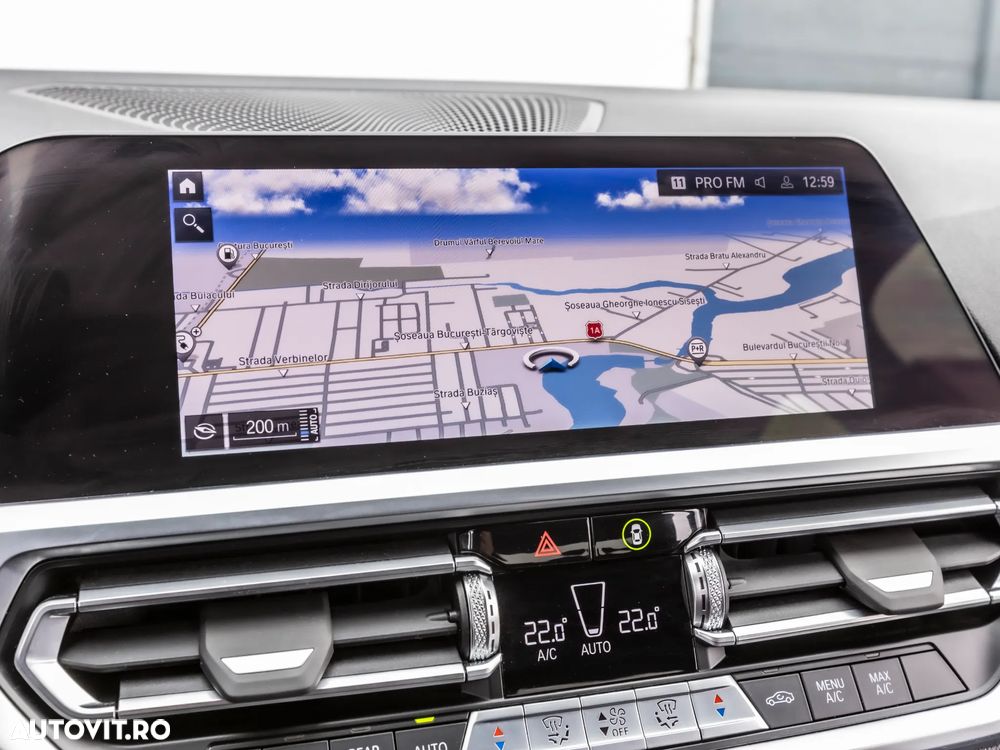 BMW Seria 3 330e xDrive Aut. M Sport - 22