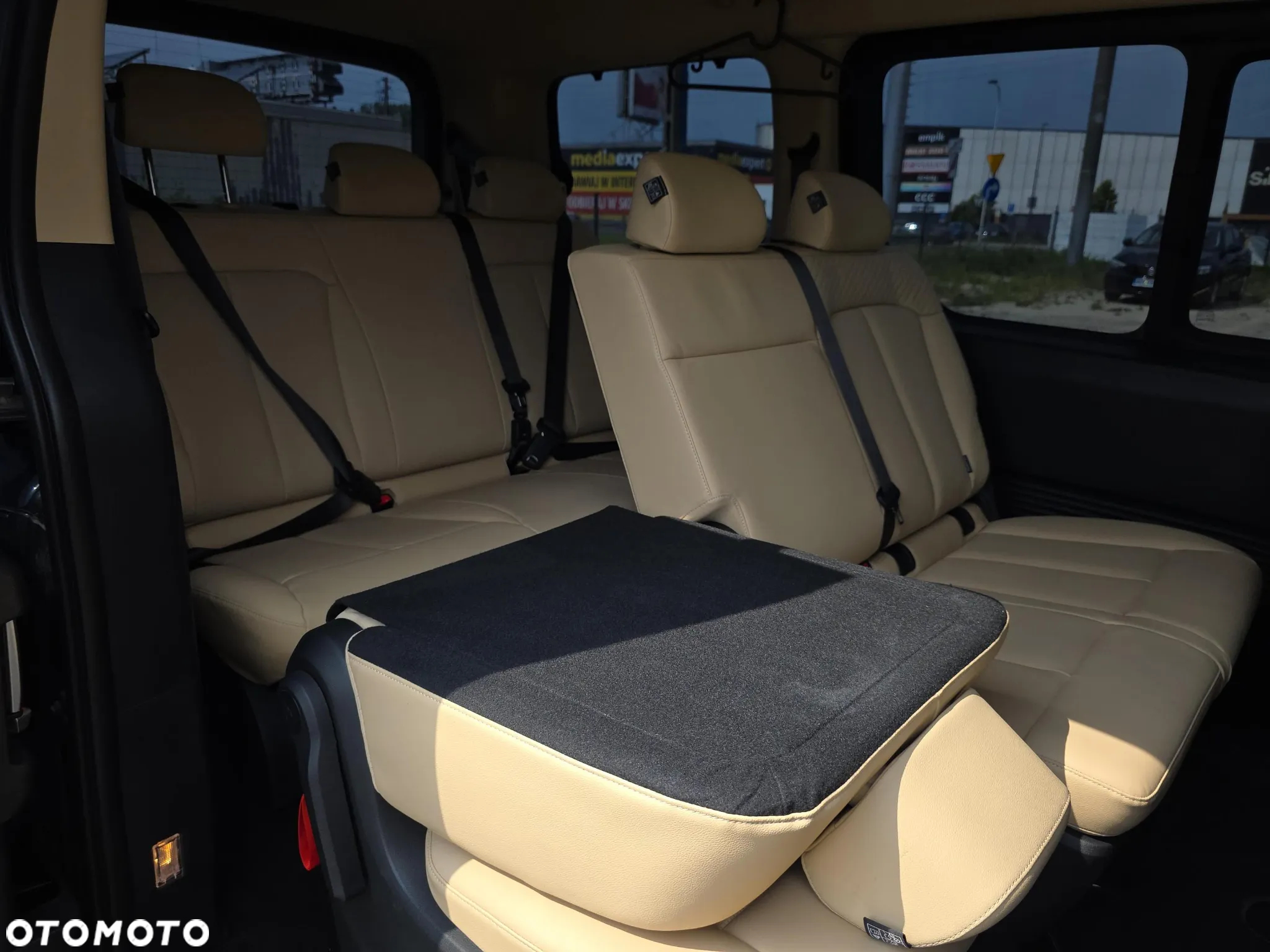 Hyundai Staria 1.6 T-GDI HEV Smart VIP - 25