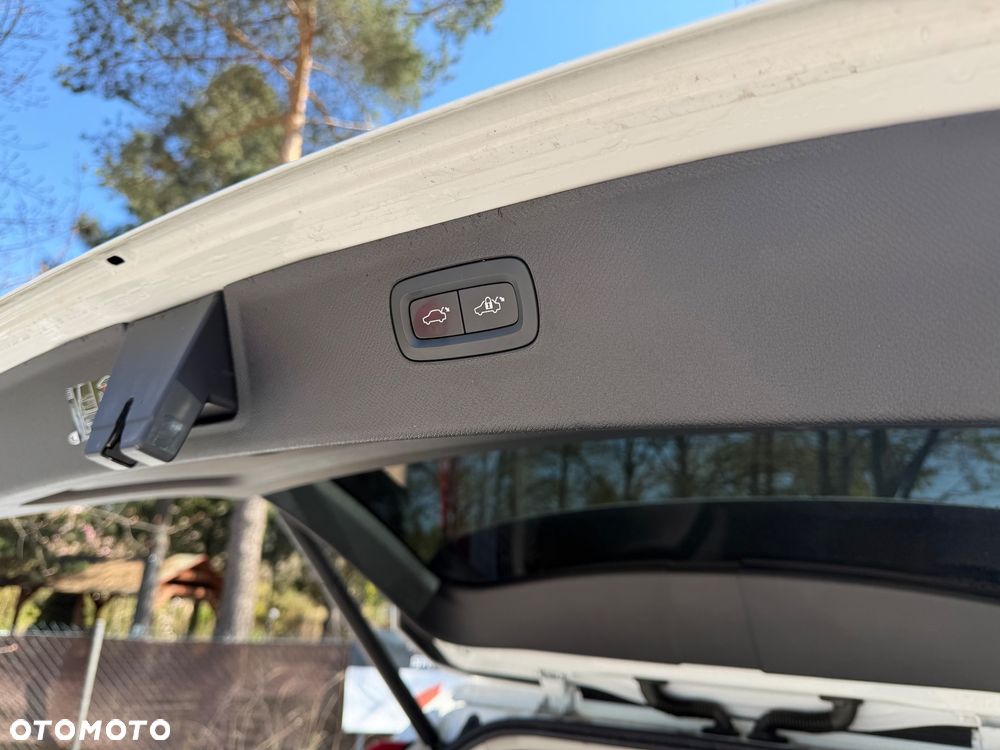 Volvo XC 90 B5 D AWD Momentum Pro 7os - 32