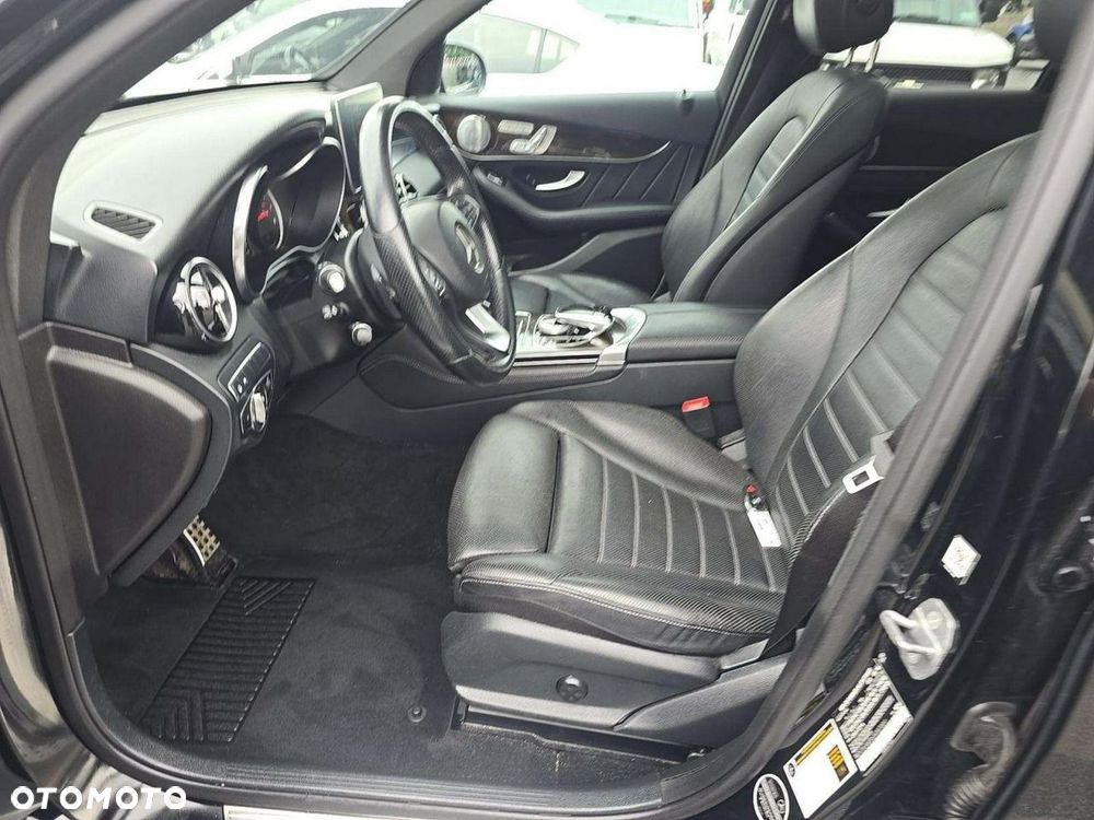 Mercedes-Benz GLC 300 4Matic 9G-TRONIC AMG Line - 4