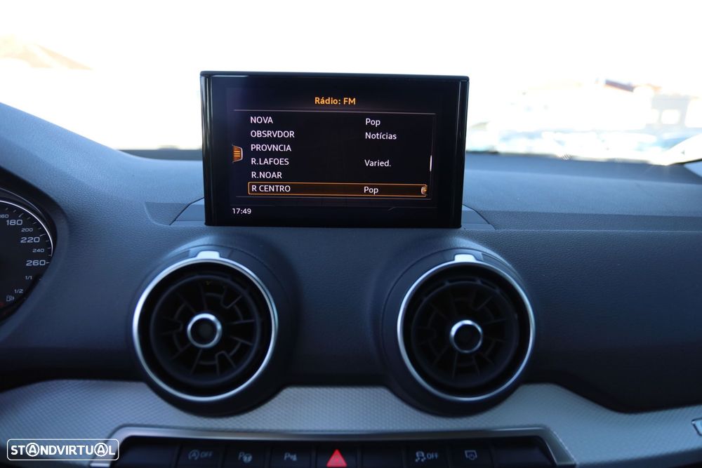 Audi Q2 1.6 TDI Design - 12